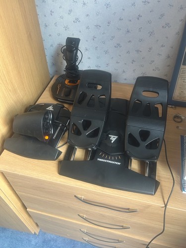 Thrustmaster 1600m fcs hotas - thrustmaster,